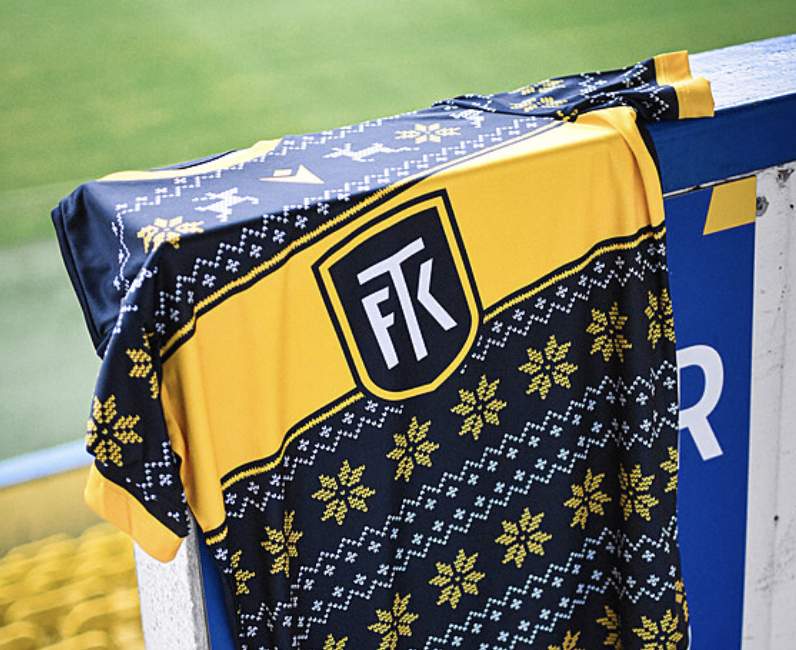 Po Neapoli i Teplice, ve vánočních dresech vyrukují na Slavii.